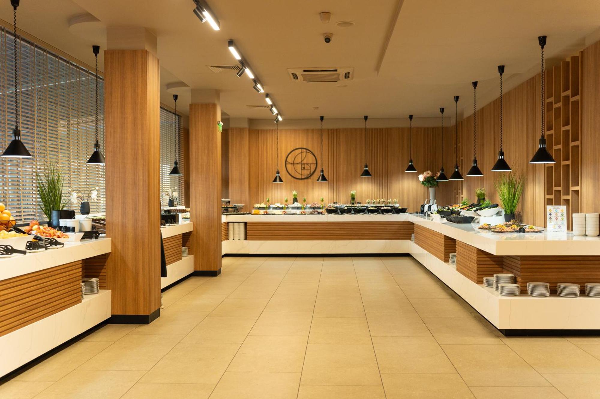 Tiara Hotel 4*